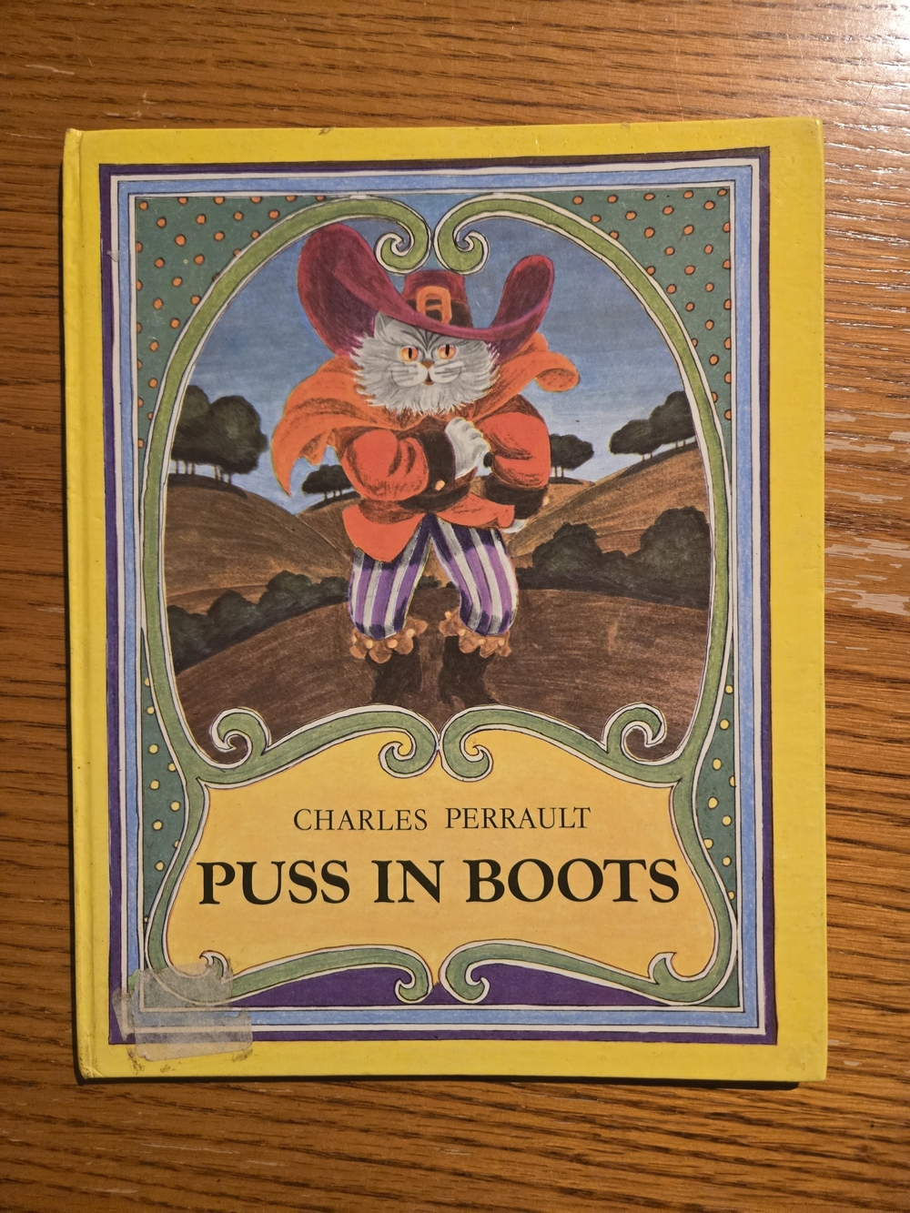 Puss in Boots Classic Cat Storybook By Charles Perrault